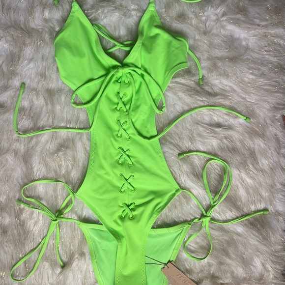 Skims Lace up Monokini - Picture 5 of 7